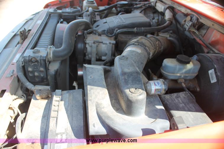 image for item AJ9315 1996 Ford F250 HD XL pickup truck