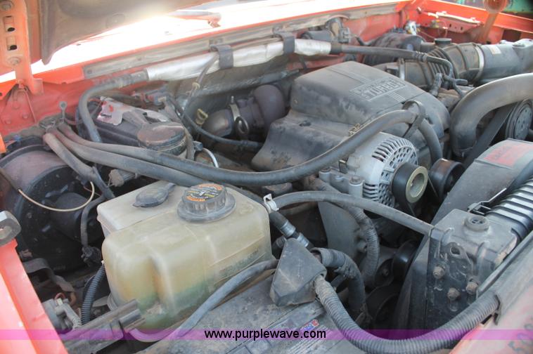 image for item AJ9315 1996 Ford F250 HD XL pickup truck