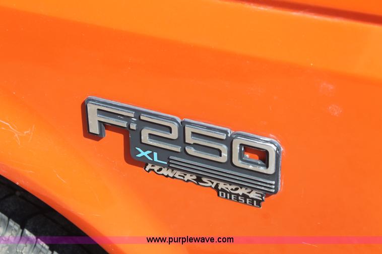 image for item AJ9315 1996 Ford F250 HD XL pickup truck