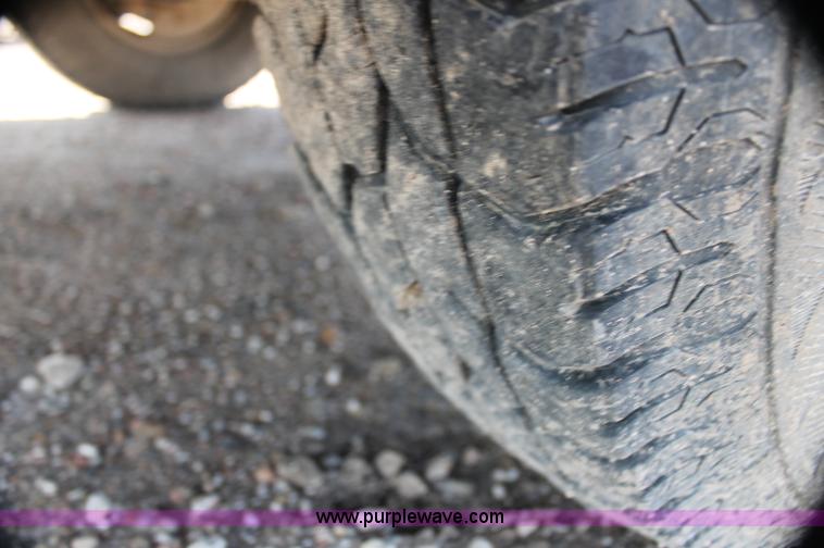 image for item AJ9315 1996 Ford F250 HD XL pickup truck