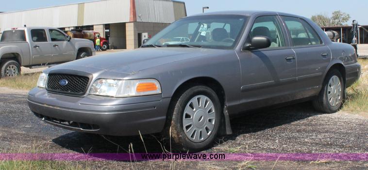 image for item AJ9325 2006 Ford Crown Victoria Police Interceptor