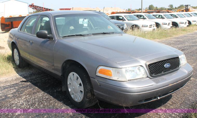 image for item AJ9325 2006 Ford Crown Victoria Police Interceptor