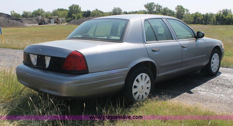 image for item AJ9325 2006 Ford Crown Victoria Police Interceptor