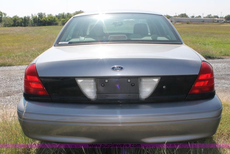 image for item AJ9325 2006 Ford Crown Victoria Police Interceptor