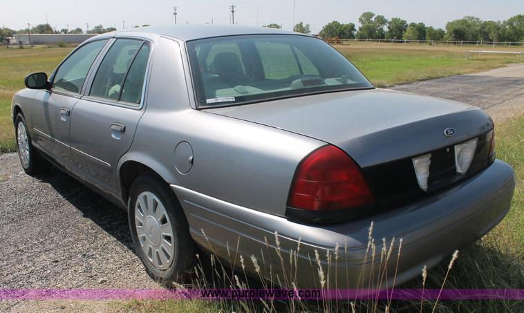 image for item AJ9325 2006 Ford Crown Victoria Police Interceptor