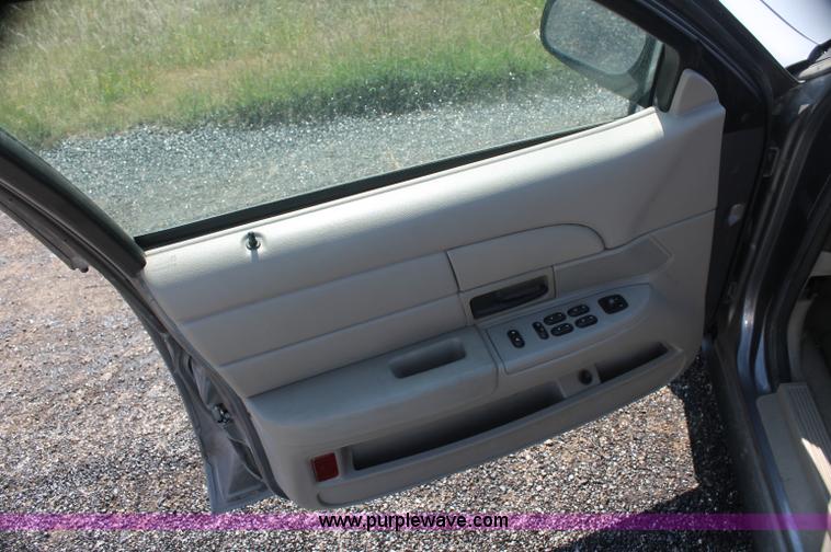 image for item AJ9325 2006 Ford Crown Victoria Police Interceptor