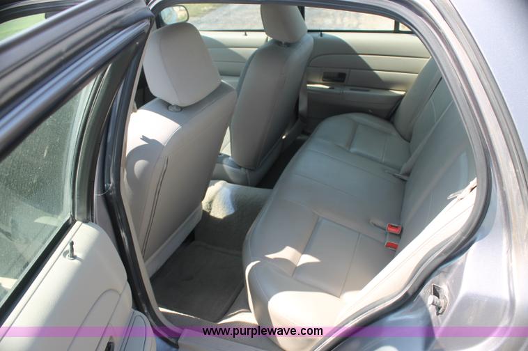 image for item AJ9325 2006 Ford Crown Victoria Police Interceptor