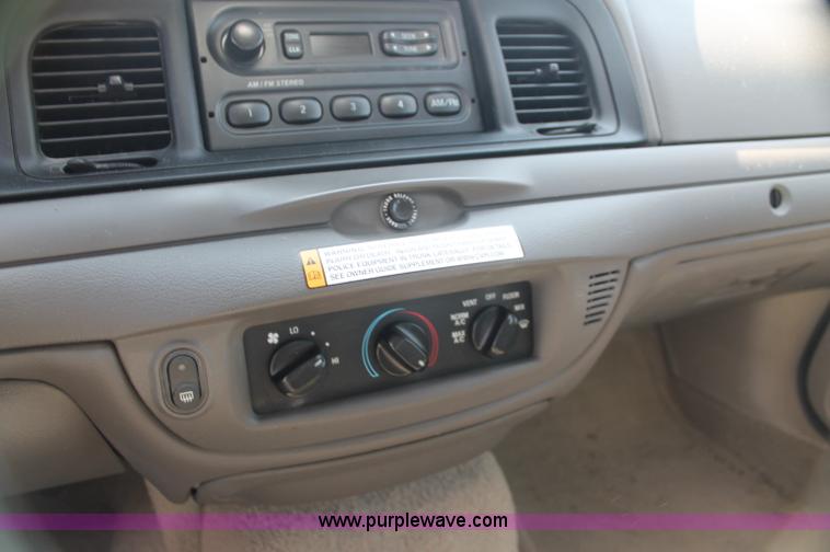 image for item AJ9325 2006 Ford Crown Victoria Police Interceptor