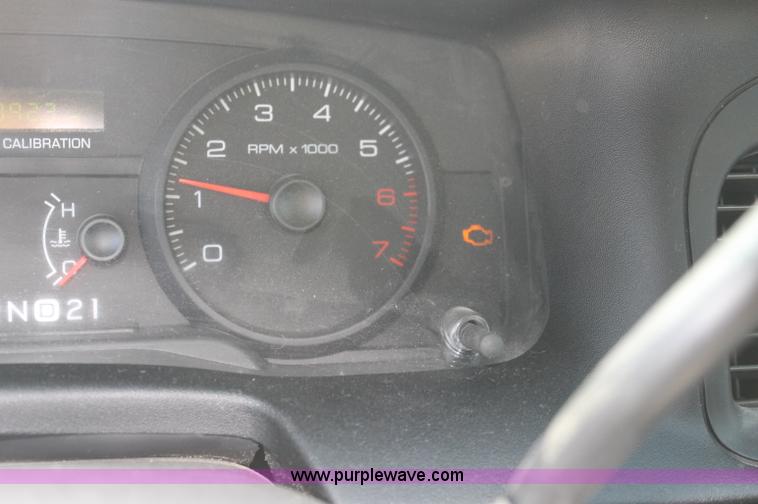 image for item AJ9325 2006 Ford Crown Victoria Police Interceptor