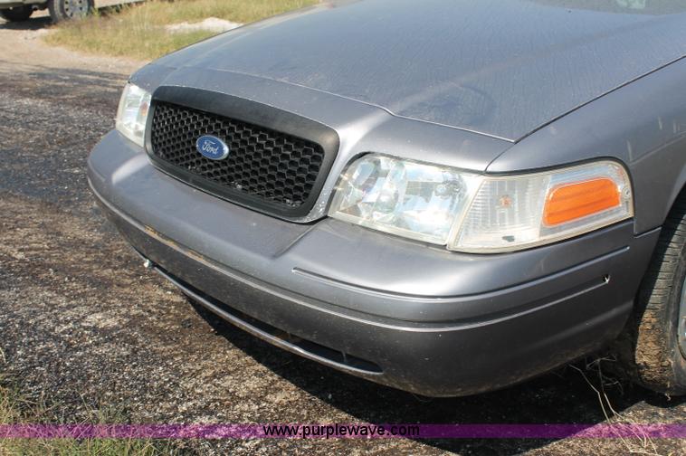 image for item AJ9325 2006 Ford Crown Victoria Police Interceptor
