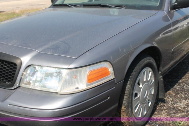 image for item AJ9325 2006 Ford Crown Victoria Police Interceptor