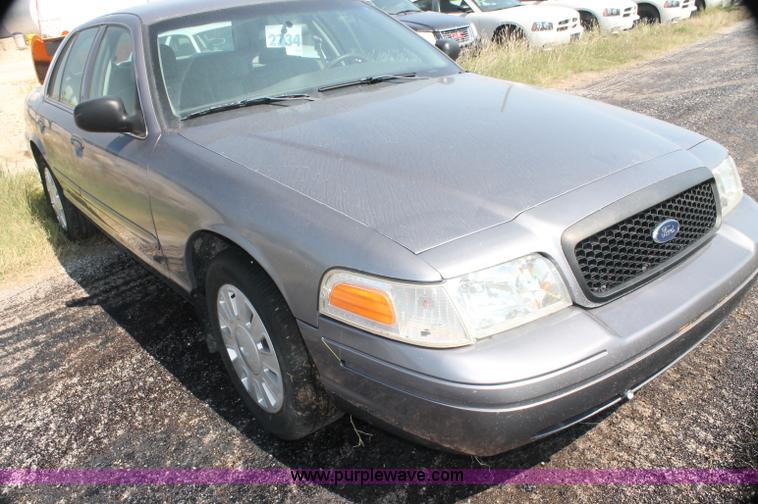 image for item AJ9325 2006 Ford Crown Victoria Police Interceptor