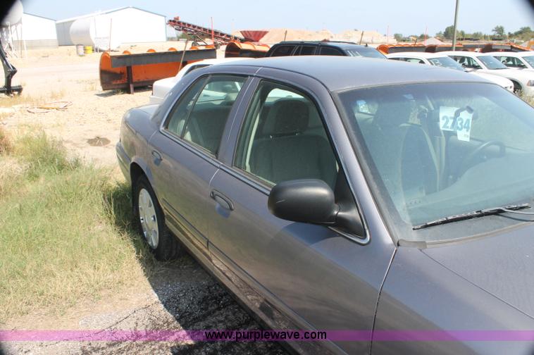 image for item AJ9325 2006 Ford Crown Victoria Police Interceptor