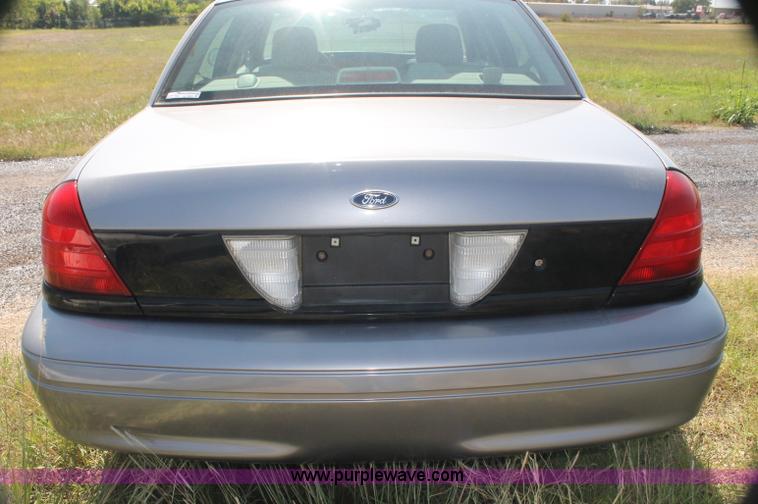 image for item AJ9325 2006 Ford Crown Victoria Police Interceptor