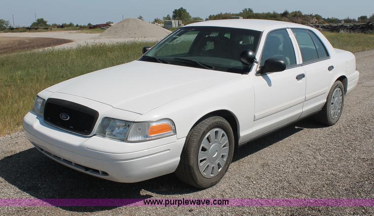 image for item AJ9326 2009 Ford Crown Victoria Police Interceptor