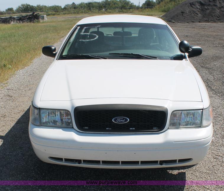 image for item AJ9326 2009 Ford Crown Victoria Police Interceptor