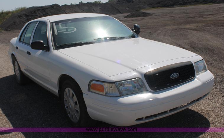 image for item AJ9326 2009 Ford Crown Victoria Police Interceptor