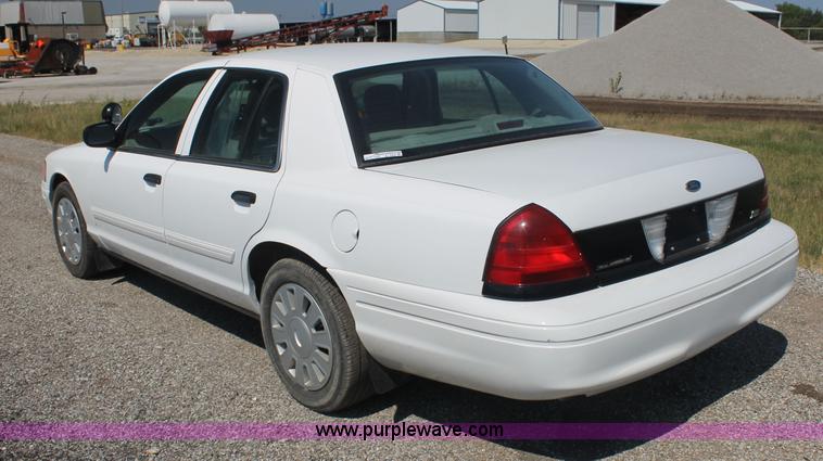 image for item AJ9326 2009 Ford Crown Victoria Police Interceptor