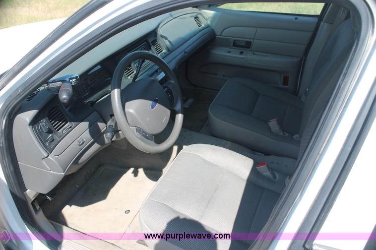 image for item AJ9326 2009 Ford Crown Victoria Police Interceptor