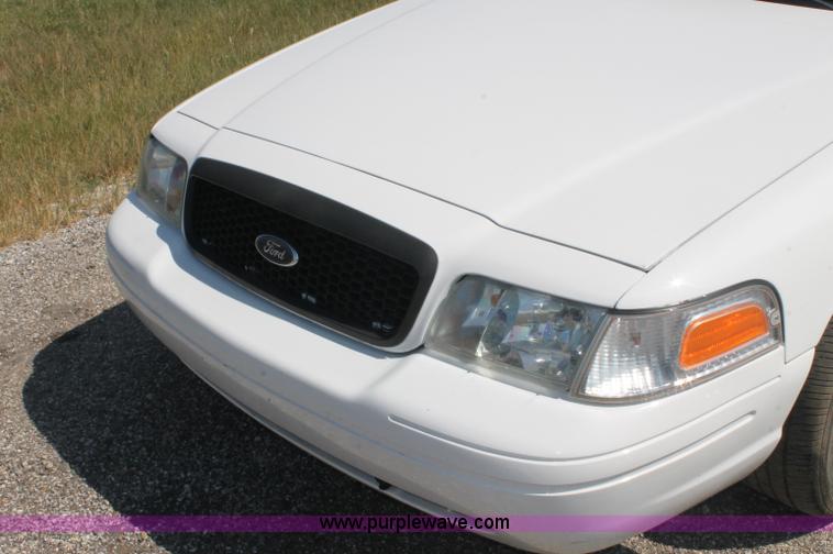 image for item AJ9326 2009 Ford Crown Victoria Police Interceptor