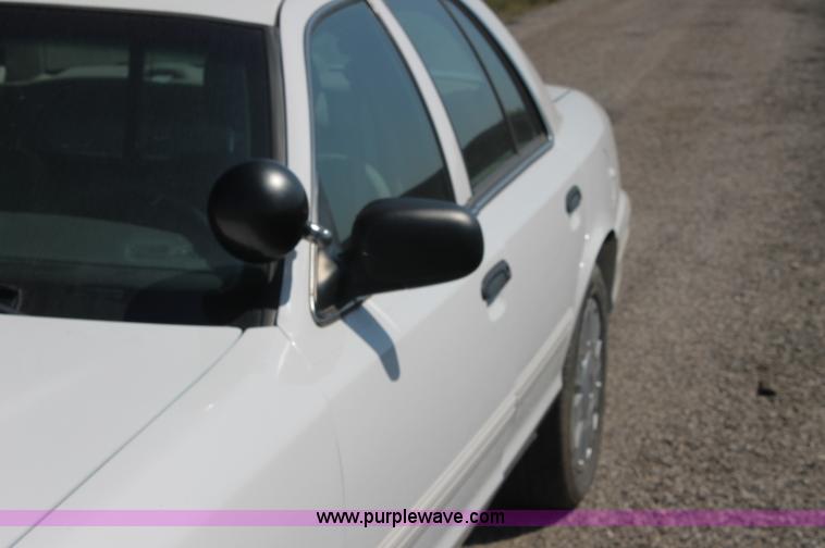 image for item AJ9326 2009 Ford Crown Victoria Police Interceptor