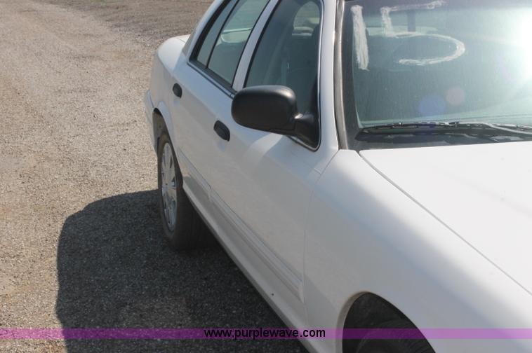image for item AJ9326 2009 Ford Crown Victoria Police Interceptor