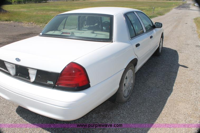 image for item AJ9326 2009 Ford Crown Victoria Police Interceptor