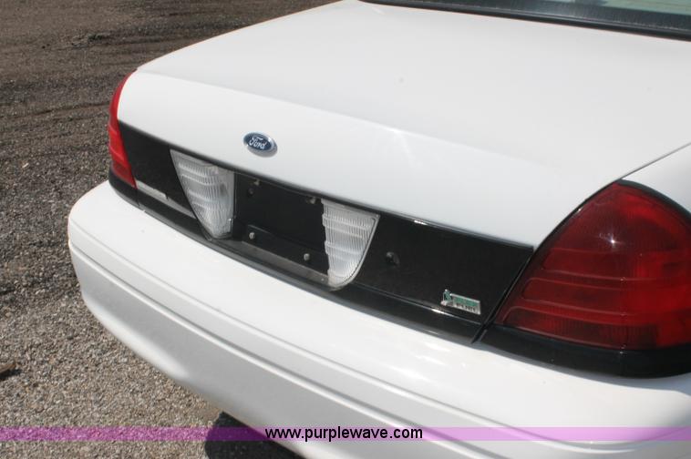 image for item AJ9326 2009 Ford Crown Victoria Police Interceptor