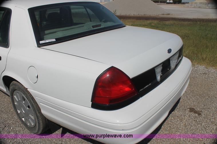 image for item AJ9326 2009 Ford Crown Victoria Police Interceptor