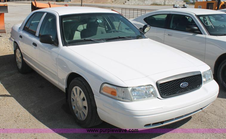image for item AJ9336 2006 Ford Crown Victoria Police Interceptor