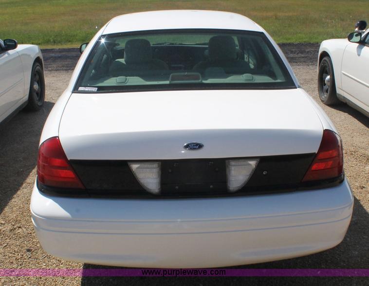 image for item AJ9336 2006 Ford Crown Victoria Police Interceptor