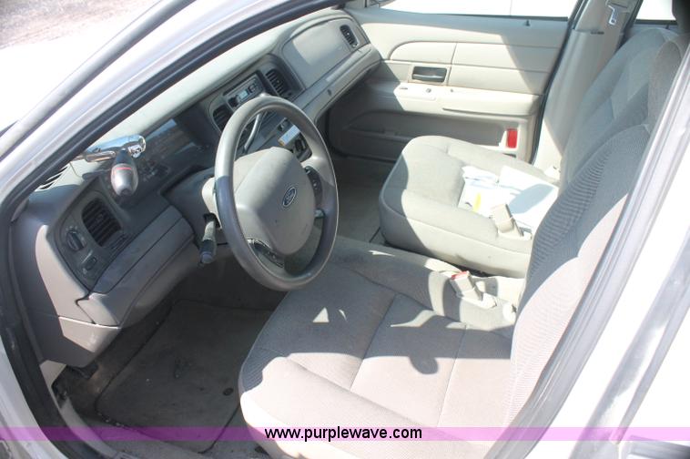 image for item AJ9336 2006 Ford Crown Victoria Police Interceptor