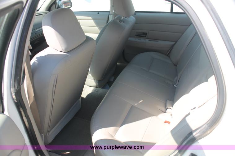 image for item AJ9336 2006 Ford Crown Victoria Police Interceptor