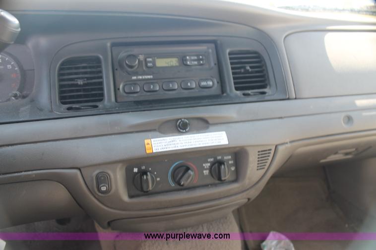 image for item AJ9336 2006 Ford Crown Victoria Police Interceptor