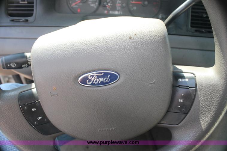 image for item AJ9336 2006 Ford Crown Victoria Police Interceptor