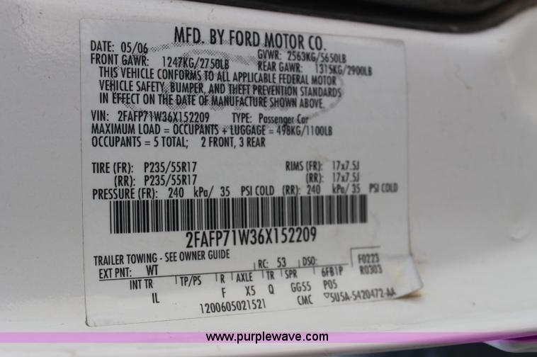 image for item AJ9336 2006 Ford Crown Victoria Police Interceptor