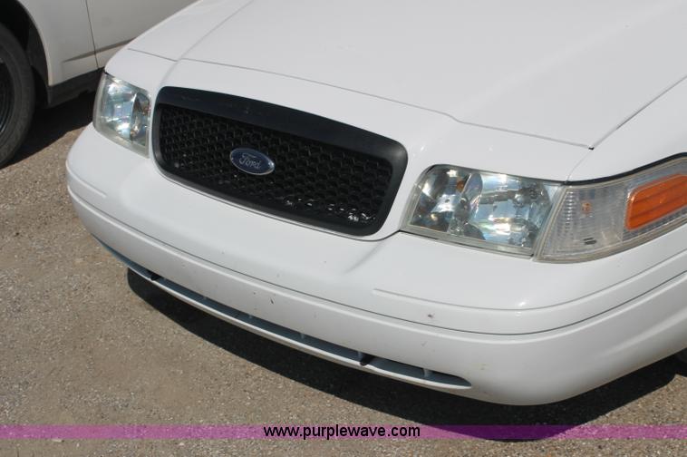 image for item AJ9336 2006 Ford Crown Victoria Police Interceptor