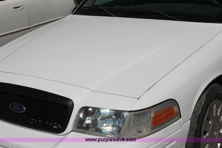 image for item AJ9336 2006 Ford Crown Victoria Police Interceptor