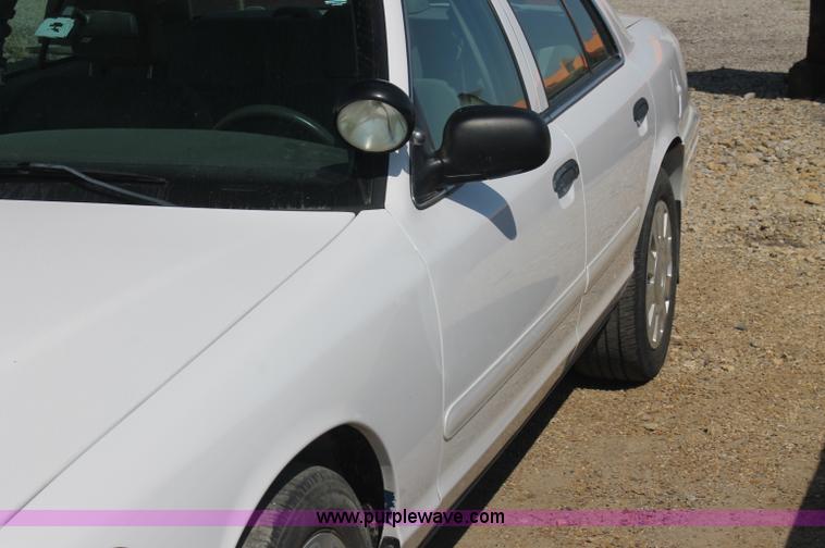 image for item AJ9336 2006 Ford Crown Victoria Police Interceptor