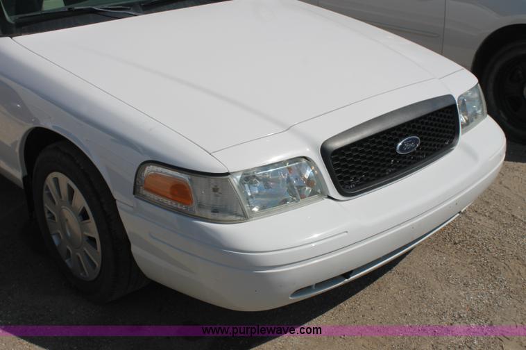 image for item AJ9336 2006 Ford Crown Victoria Police Interceptor