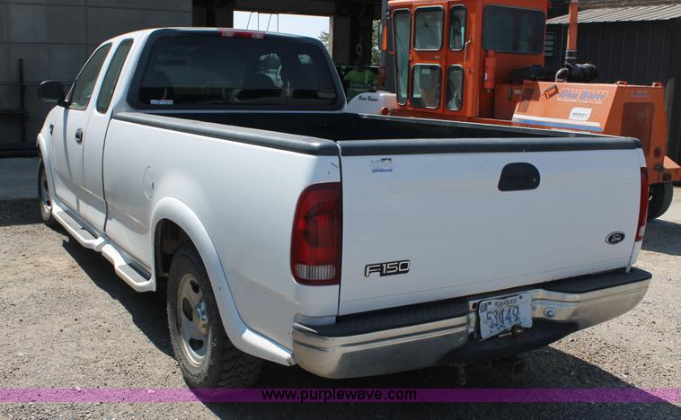 image for item AJ9342 2000 Ford F150 XLT SuperCab pickup truck