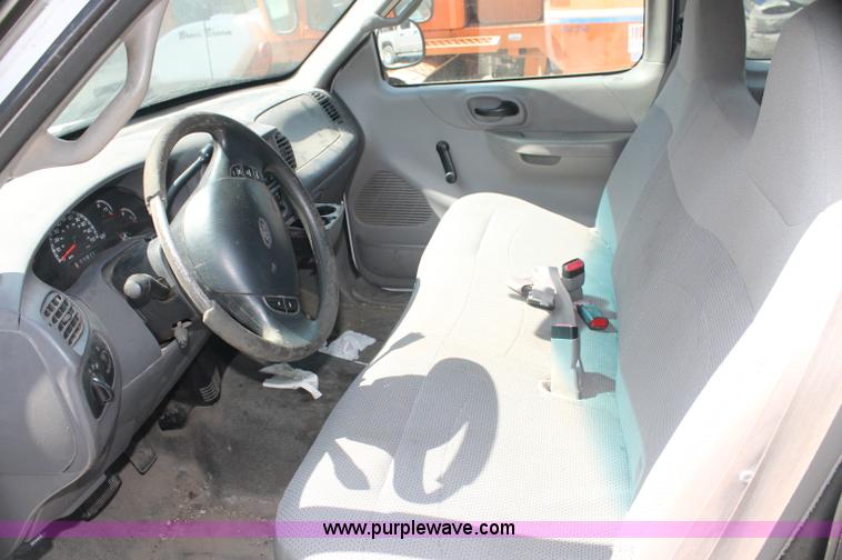 image for item AJ9342 2000 Ford F150 XLT SuperCab pickup truck