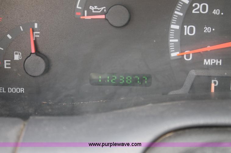 image for item AJ9342 2000 Ford F150 XLT SuperCab pickup truck