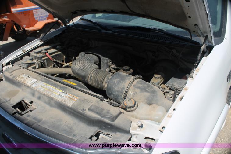 image for item AJ9342 2000 Ford F150 XLT SuperCab pickup truck