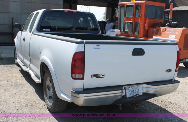 image for item AJ9342 2000 Ford F150 XLT SuperCab pickup truck