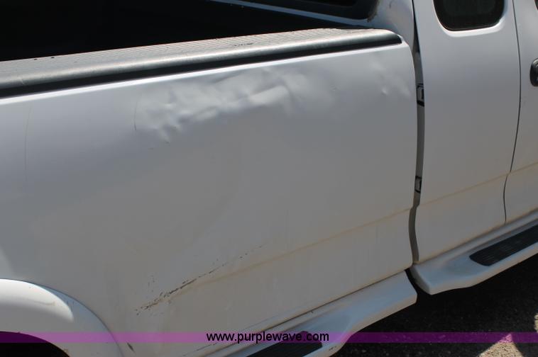 image for item AJ9342 2000 Ford F150 XLT SuperCab pickup truck