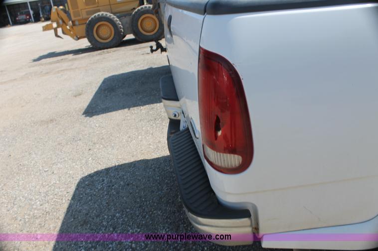 image for item AJ9342 2000 Ford F150 XLT SuperCab pickup truck