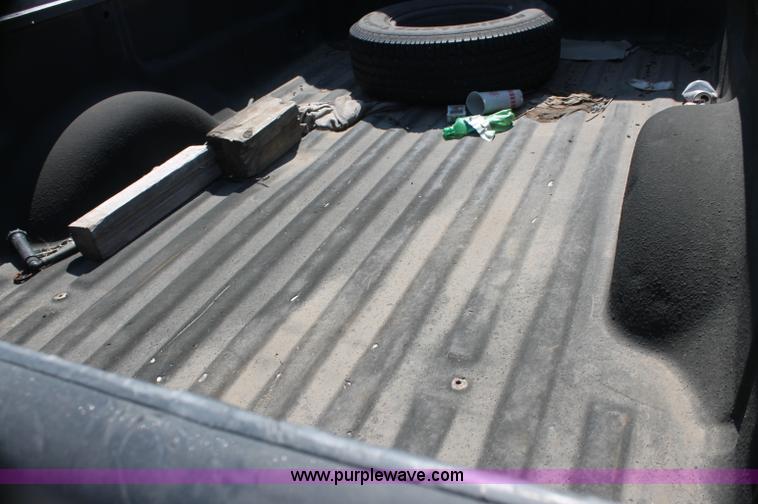 image for item AJ9342 2000 Ford F150 XLT SuperCab pickup truck