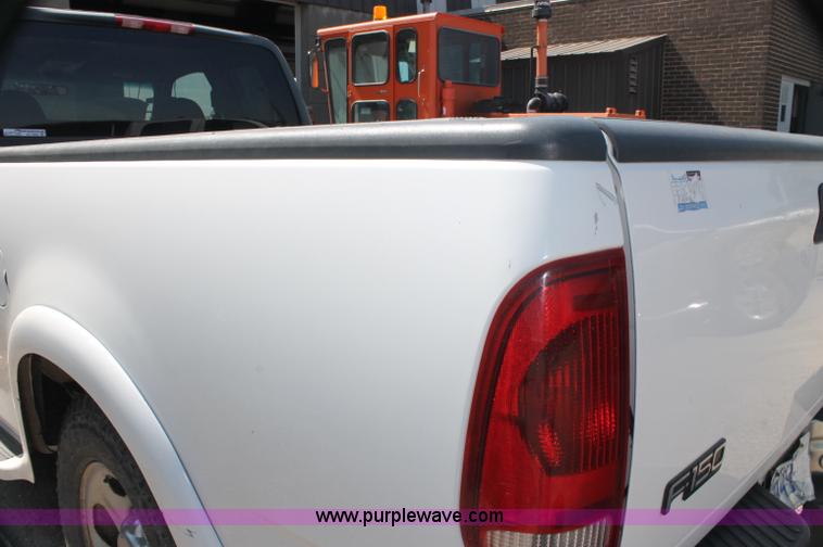 image for item AJ9342 2000 Ford F150 XLT SuperCab pickup truck