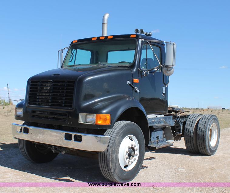 image for item AO9651 1998 International 8100 semi truck